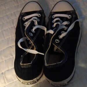 Converse Womens Or Boys Black Size 8 Sneakers
